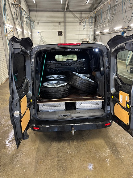 Ford Transit Connect 30 of 30