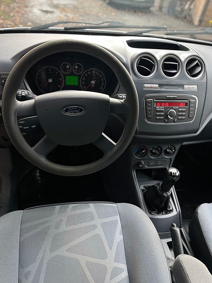 Ford Transit Connect 20 of 30