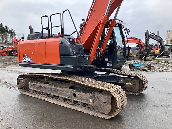 Hitachi ZX 210 LC-6 4 of 8