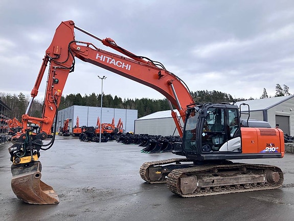 Hitachi ZX 210 LC-6 5 of 8