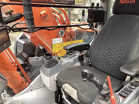 Hitachi ZX190LC-6 9 of 9
