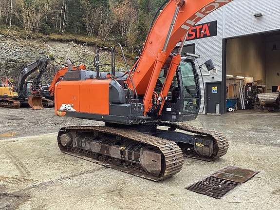 Hitachi ZX190LC-6 4 of 9