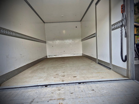 Ford Transit 350 L2 Chassis 7 of 21