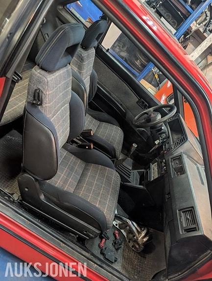 Nissan Sunny 8 of 30