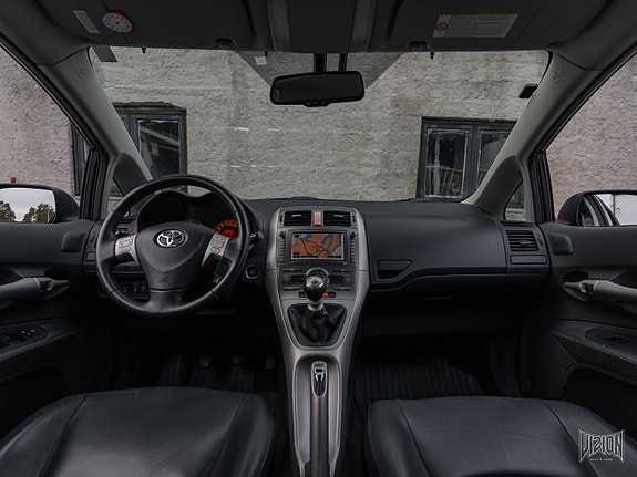 Toyota Auris 22 of 30
