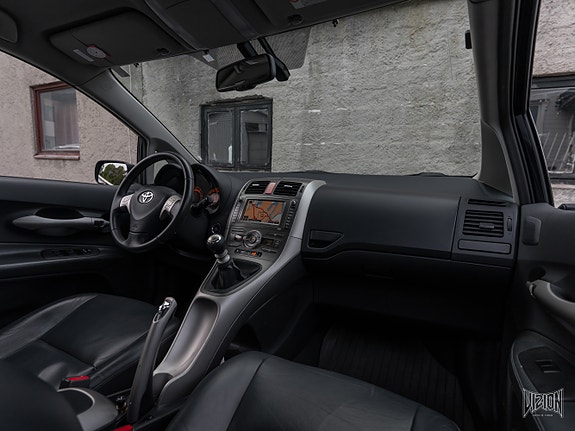 Toyota Auris 18 of 30