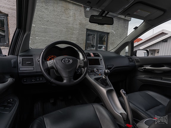 Toyota Auris 17 of 30