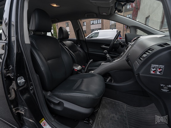 Toyota Auris 21 of 30