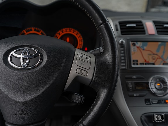 Toyota Auris 27 of 30