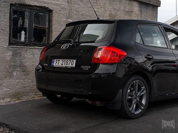 Toyota Auris 4 of 30