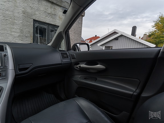 Toyota Auris 24 of 30