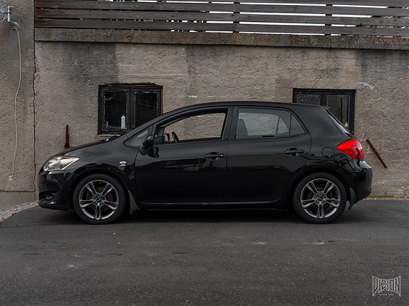 Toyota Auris 10 of 30