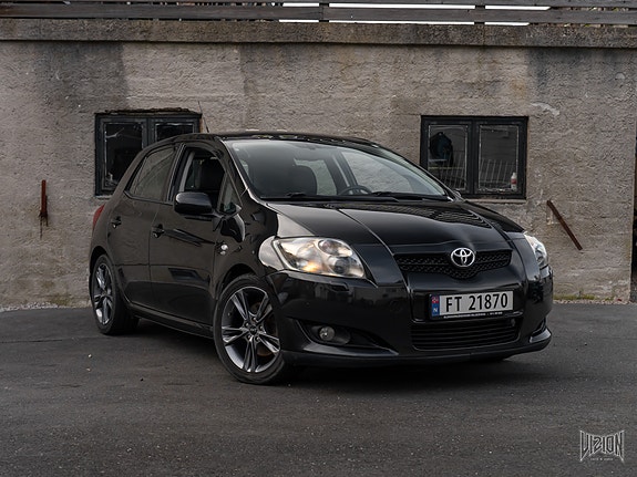 Toyota Auris 3 of 30
