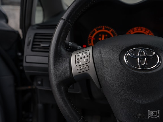 Toyota Auris 26 of 30