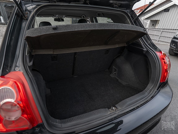 Toyota Auris 13 of 30