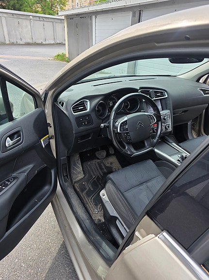 Citroen C4 17 of 21