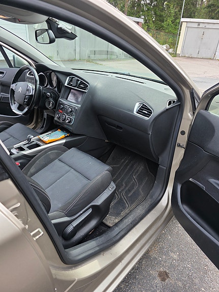 Citroen C4 18 of 21