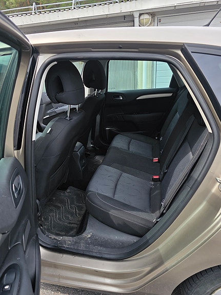 Citroen C4 16 of 21