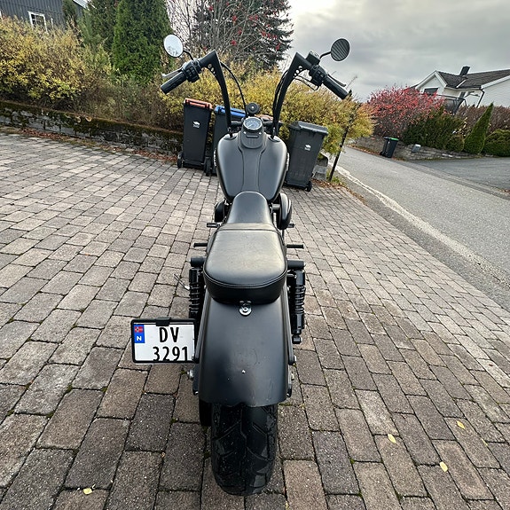 Harley-Davidson FXDB Dyna Street Bob 4 of 13