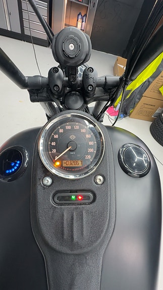 Harley-Davidson FXDB Dyna Street Bob 12 of 13