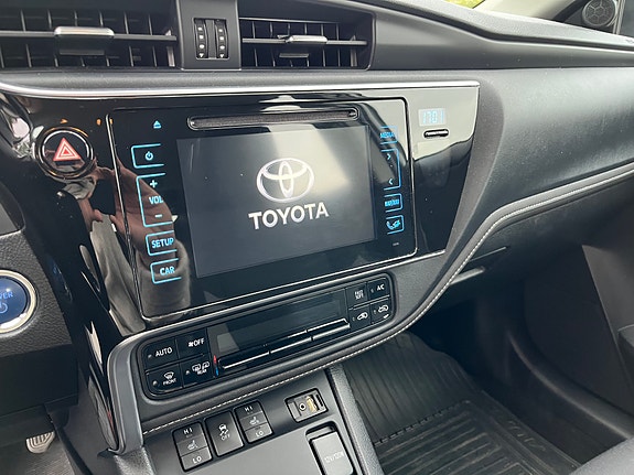 Toyota Auris 19 of 30