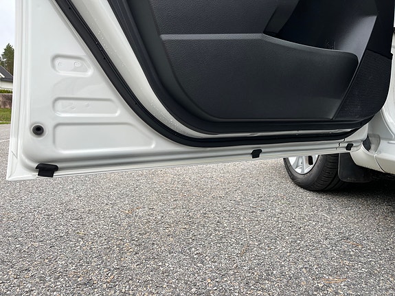 Toyota Auris 24 of 30