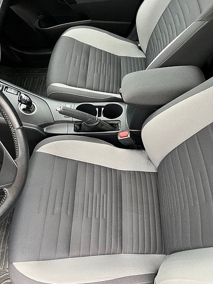 Toyota Auris 15 of 30