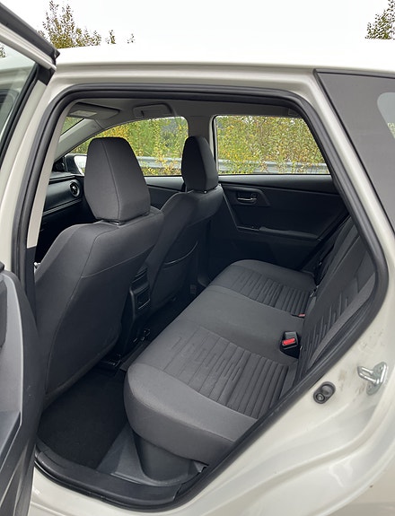 Toyota Auris 11 of 30