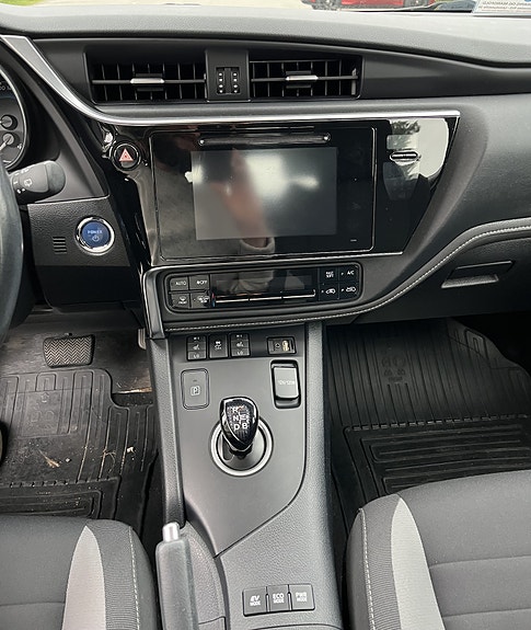Toyota Auris 18 of 30