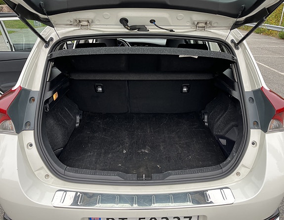 Toyota Auris 13 of 30
