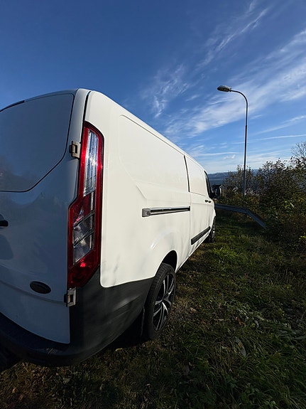 Ford Transit Custom 330L 4 of 17