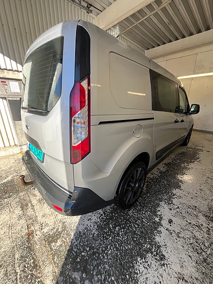 Ford Transit Connect 5 of 16