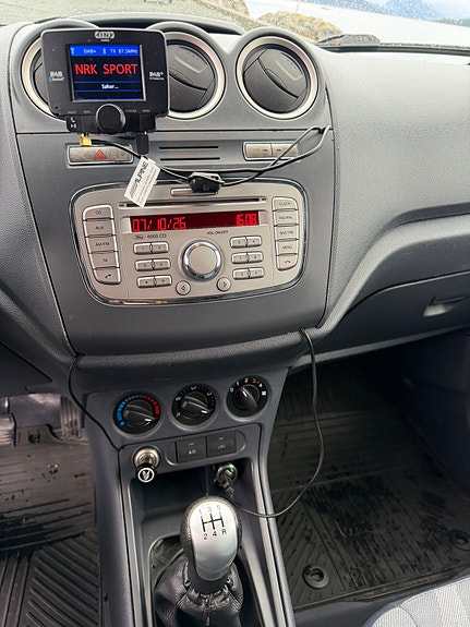 Ford Transit Connect 6 of 14