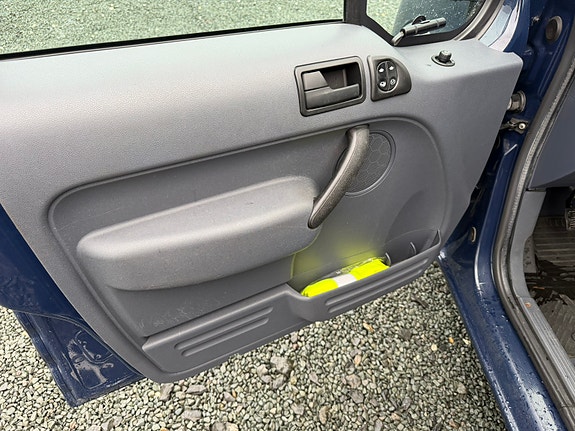 Ford Transit Connect 7 of 14