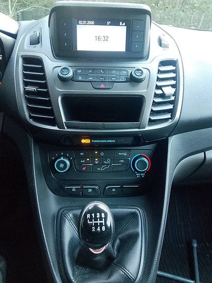 Ford Transit Connect 12 of 17