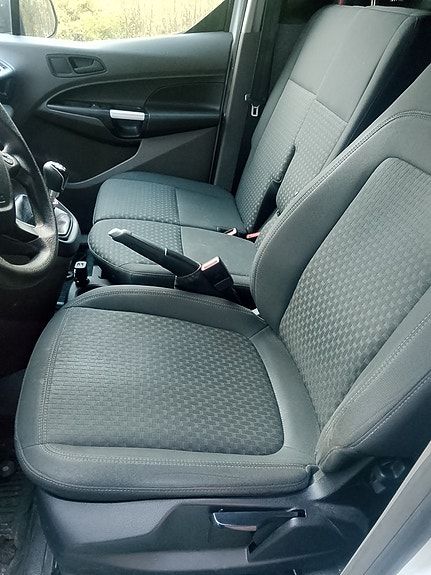 Ford Transit Connect 9 of 17