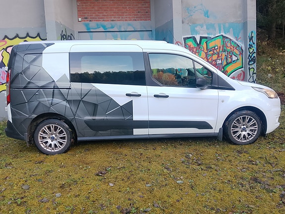 Ford Transit Connect 7 of 17