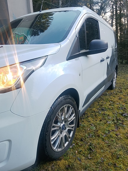 Ford Transit Connect 2 of 17