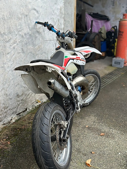 Husqvarna SM 125 3 of 6