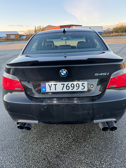 BMW 545i 8 of 20