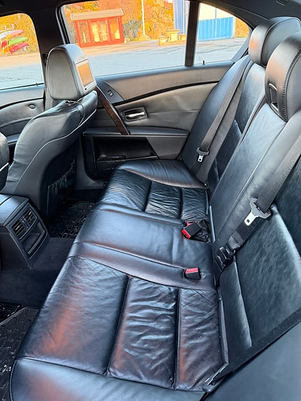 BMW 545i 19 of 20