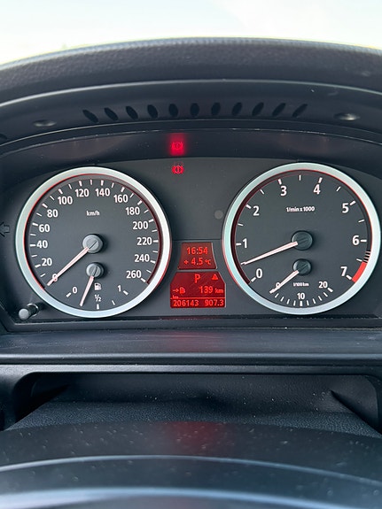 BMW 545i 15 of 20