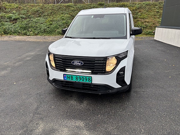 Ford Transit Courier 6 of 17