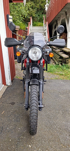 Royal Enfield Himalayan 2 of 9