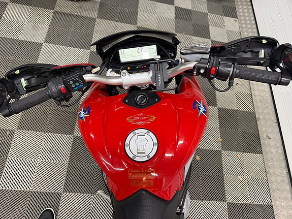 MV Agusta Rivale 800 3 of 5