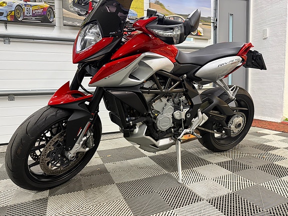 MV Agusta Rivale 800 4 of 5