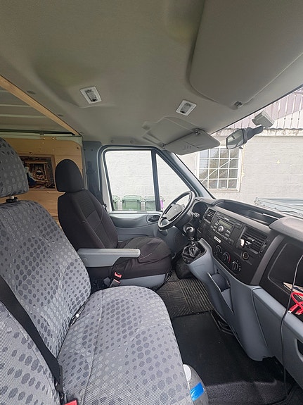 Ford Transit 300S Van 30 of 30