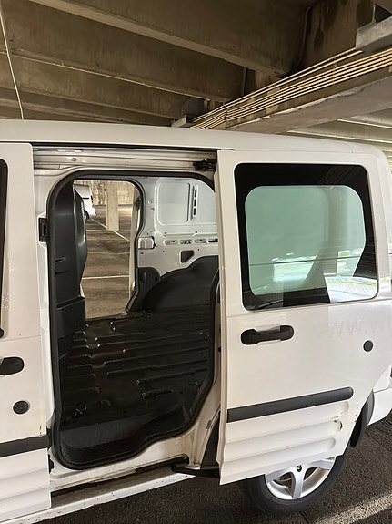Ford Transit Connect 7 of 11
