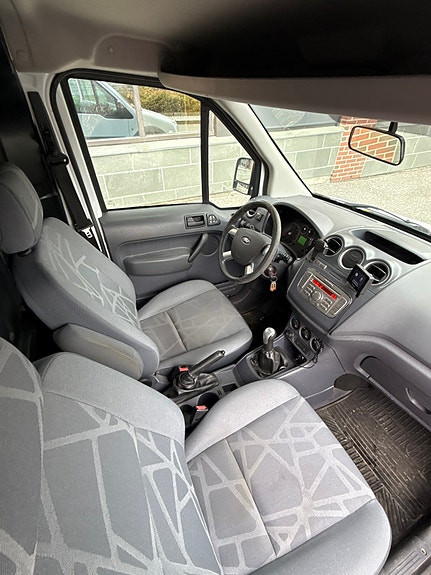 Ford Transit Connect 9 of 11