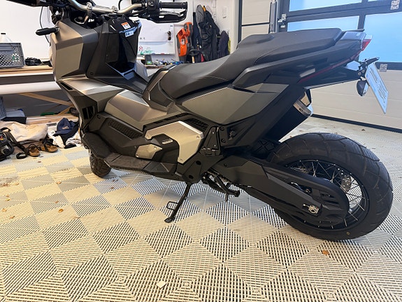Honda X-ADV 3 of 5